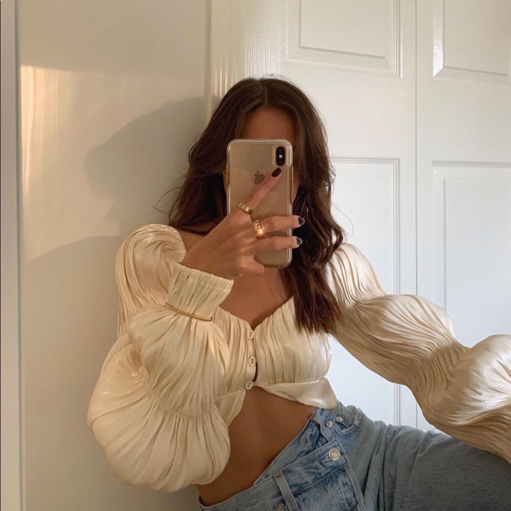 SOLD Satin ruched long sleeve crop top